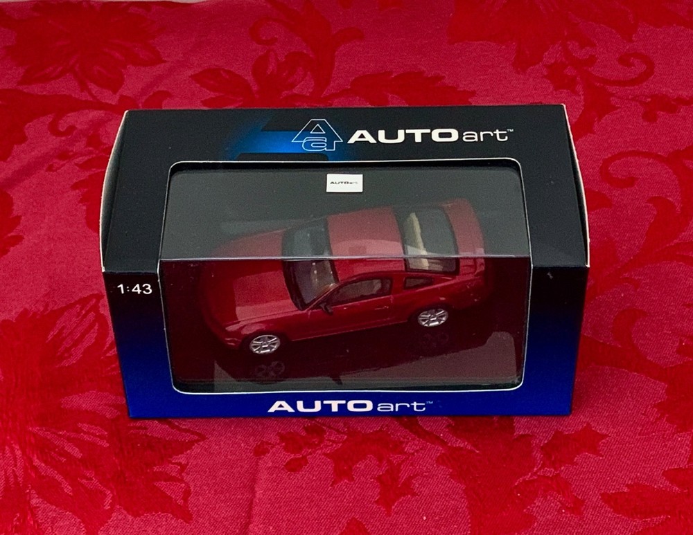 FORD MUSTANG GT 2005 RED FIRE AUTO SHOW VERSION 2004 1/43 AUTOART 52762 RED-