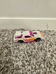 Hot Wheels 1997 Camaro Wind #599 Pink Chrome White w/Flames