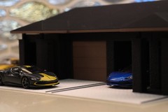 1:64 Scale Diorama House with 2 Car Garage | 3D Printed Display for Diecast Cars