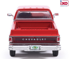 IXO AMERICA 1:64 1975 GMC SIERRA CLASSIC – CARMINE RED – IA64013