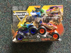 Spin Master Monster Jam Series 34 JURASSIC ATTACK vs VELOCIRAPTOR 1/64