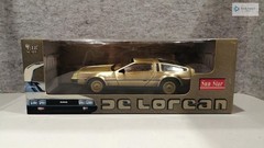SUNSTAR DeLorean DMC-12 Gold Edition 1:18 Diecast Collectible