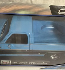 Maisto 1:18 1974 Chevrolet C10 Cheyenne Super Pickup Truck Blue Black Stripe New