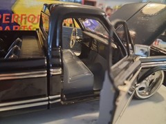 (( Black & VHTFT )) 1/24 jada Dub City 72 Chevy Cheyenne Pickup truck(Loose)