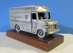 PEWTER UPS Delivery Truck Van 1/43 Scale on Wooden Base Boxed Brand Unknown