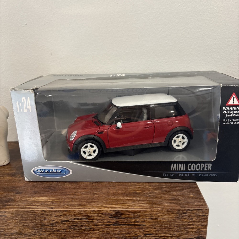 Welly Die Cast Metal with Plastic Parts Red Mini Cooper New In Box