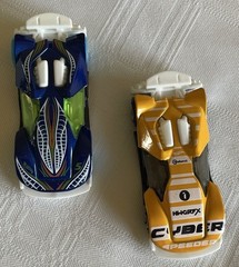 Lot Of 2 Mattel Hot Wheels Cars Cyber Speeders 2017 Blue And Yellow GUC