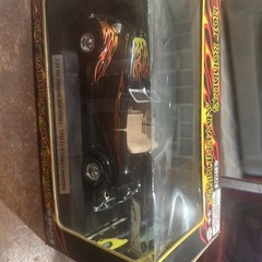 Hot Rodding Adventures 1934 Ford Coupe Convertible in Box 1:24 Scale