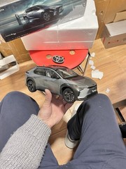 1:18 Scale 2021~2025 Toyota bZ4X XLE Heavy Gray Metallic Diecast Model Car