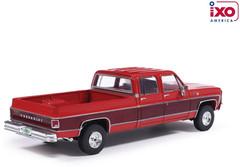 IXO AMERICA 1:64 1975 GMC SIERRA CLASSIC – CARMINE RED – IA64013