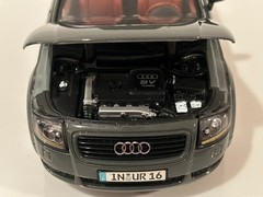 Maisto Audi TT Roadster Dark Gray Diecast Model Car SE 1:18 Scale