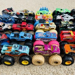 Hot Wheels Monster Jam Lot of 25 – 1:64 Monster Trucks Grave Digger Batman