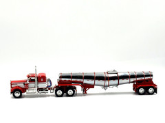 DCP 1/64 Kenworth W900A 36′ Flattop Sleeper w/ Polar Deep Drop Tanker 60-1048