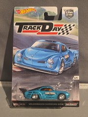 *READ* HOT WHEELS TRACK DAY VOLKSWAGEN KARMANN GHIA REAL RIDERS