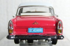 1958 Dongfeng Golden Dragon CA71 sedan resin model limited edition 1/43