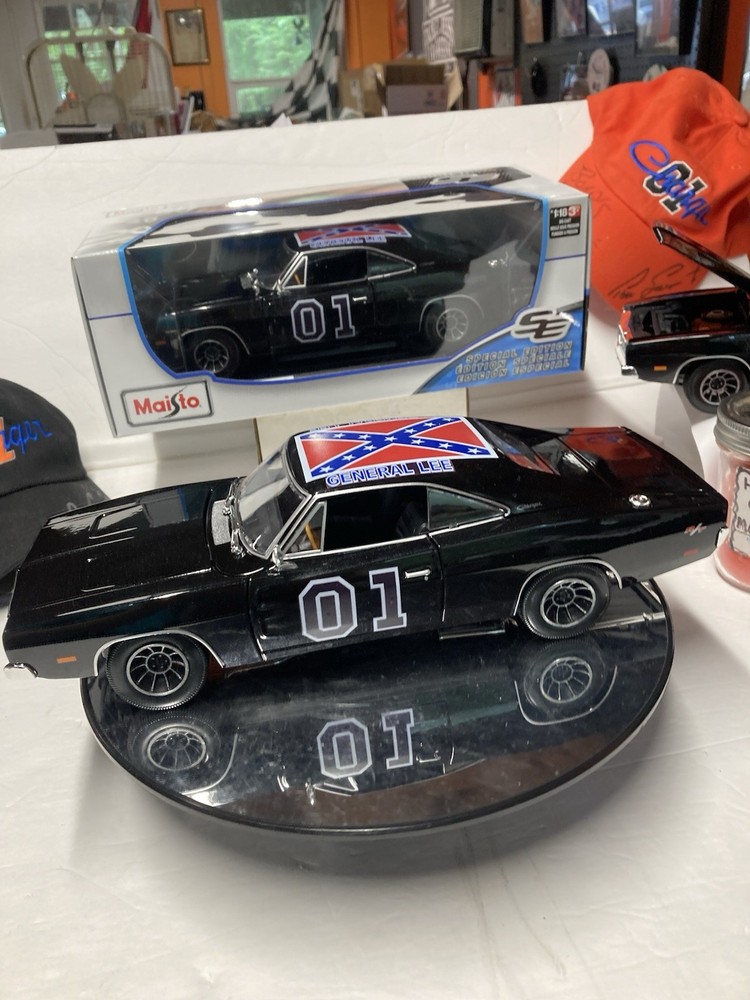 General Lee diecast 1:18 Scale classic black Dukes of Hazzard Vector rims nice