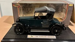 Signature Models 1920 Cleveland Roadster 1:18 Diecast Car Emerald Vintage Auto