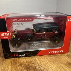 1/24 Scale Metal Vintage Rolls Royce Model Car . Lights,sounds,alloy,pullback