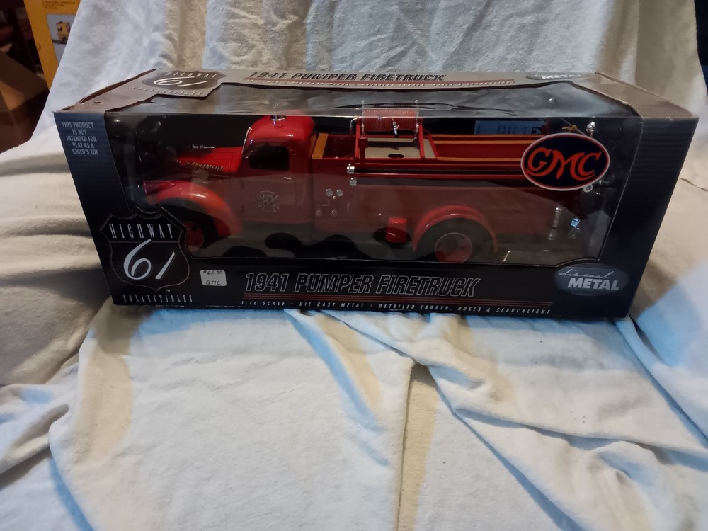 Ertl DCP Highway 61 1:16 1941 GMC fire pumper truck – New in Box