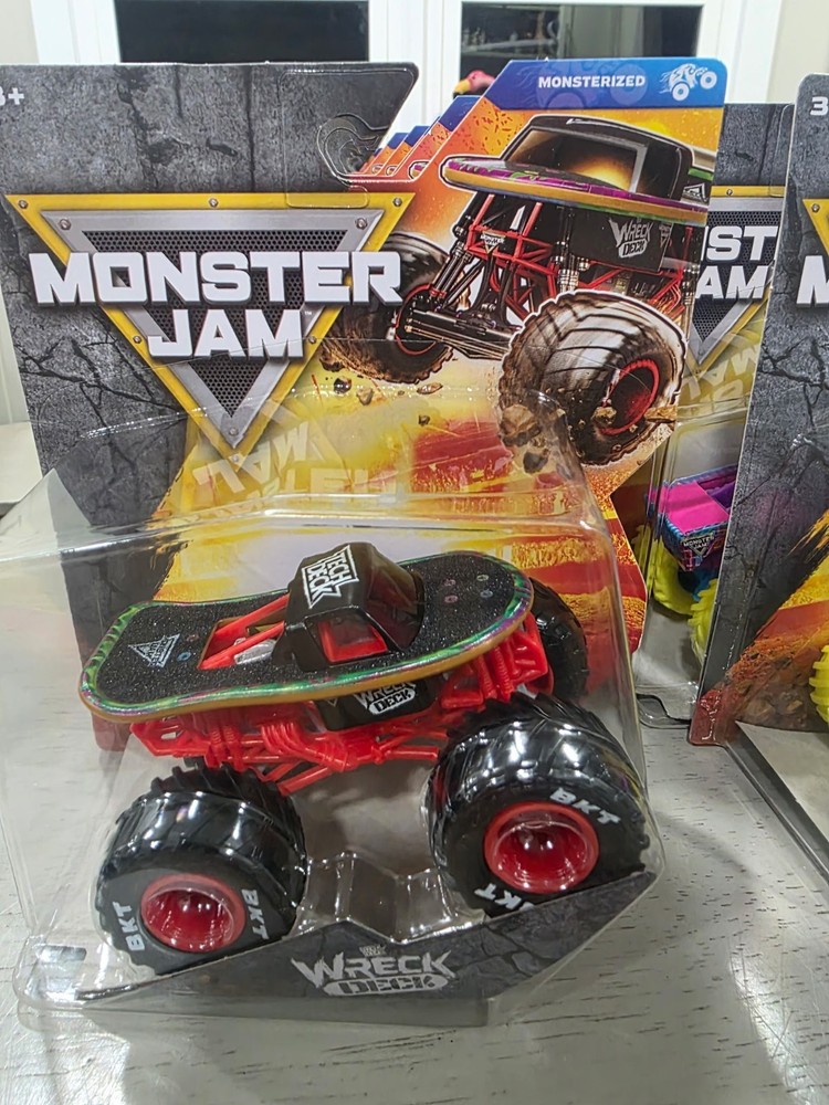 Monster Jam Wreck Deck Monsterized Series 45 1:64 Monster Truck
