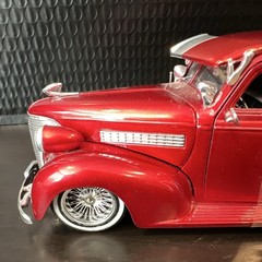 Jada Street Low 1939 Chevy Sedan Delivery Lowrider 1:24 Candy Red Diecast 2001