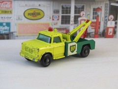 Lesney Matchbox No. 13 Dodge Wrecker Tow Truck BP Gas Oil Green Yellow W
