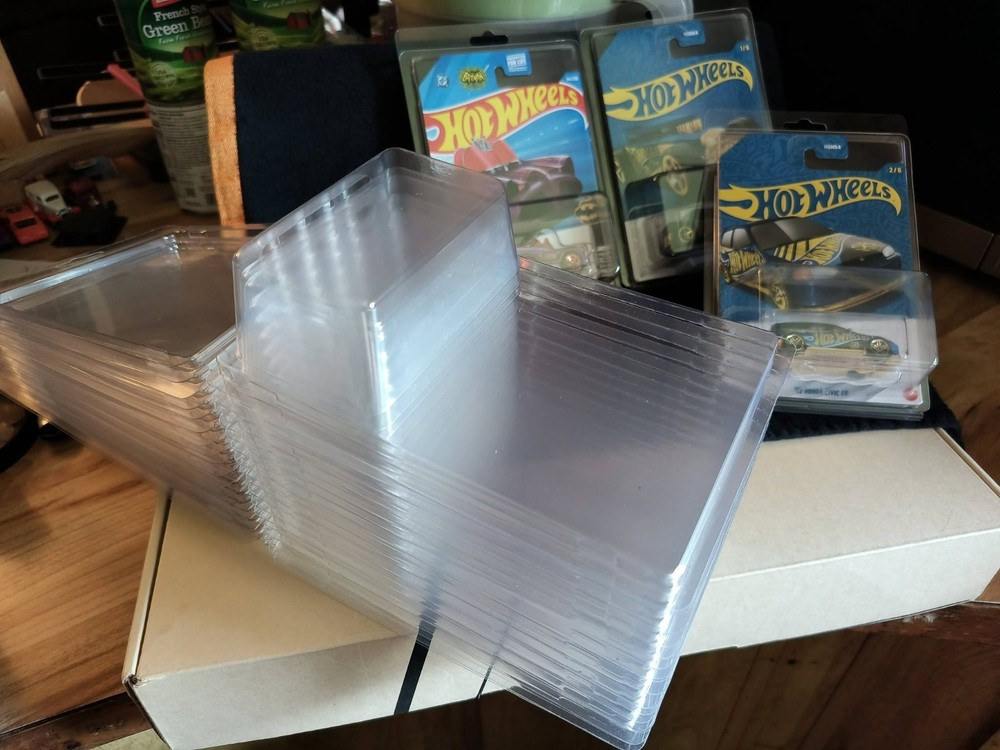 Hot Wheels Protective Clam Shell Case Fits mainline size cards 60 for $50 Shippd