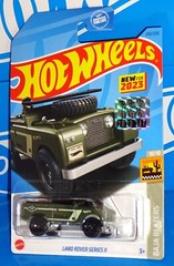 Hot Wheels New For 2023 Factory Set Baja Blazers #242 Land Rover Series II Green