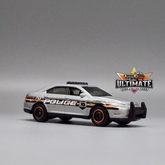 2013-2019 Ford Taurus Police Interceptor Collectible 1/64 Scale Collector Car