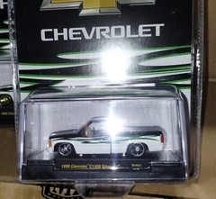 M2 Chevrolet C1500 Silverado Custom 1990 31500-MJS63 1/64