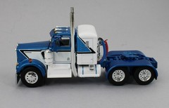 DCP 1:64 *BLUE & WHITE* Kenworth W900A 36″ Flattop Semi Truck *NIB*