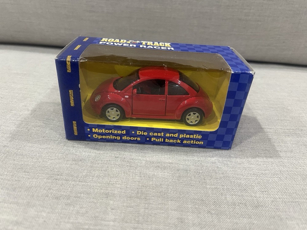 Road & Track POWER RACER VW Bug (Motorized / Pull Back Action) 1:33 Scale