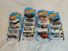 Hot Wheels 2020 Assortment lot of 13 cars (lot d) Various Makes/Models New,