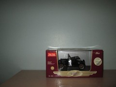 SunStar 1925 Ford Model T Runabout Roaster Black 1:24 DieCast 1881 NIB