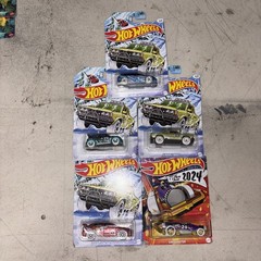 Hot Wheels Holiday Cars Christmas 2023 New Year 2024 Set of 5 NOS NIB