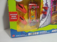 Hot Wheels Tony Hawk Amusement Park Skate Set with Exclusive Board & Shoes 2022
