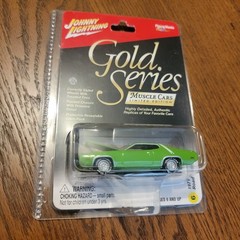 JOHNNY LIGHTNING GOLD SERIES MUSCLE CARS 1971 Plymouth Road Runner 1:64