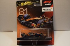 Hot Wheels 2025 Premium Formula 1 McLaren Team #81 as picture free ship.