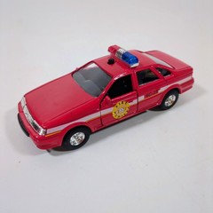 Diecast Fire Chief Car 1:43 Scale Red Emergency Sedan Opening Doors Lights