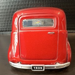 Jada Street Low 1939 Chevy Sedan Delivery Lowrider 1:24 Candy Red Diecast 2001