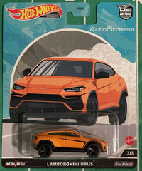 Hot Wheels Premium Car Culture 2022 Auto Strasse #3/5 Lamborghini Urus -1:64-