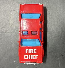 Matchbox 1:64 1987 Ford LTD Fire Chief Red Diecast Car Emergency Lights