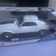 Maisto Special Edition 1:18 1970 Ford Mustang Mach 1 White Diecast