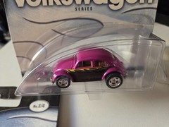 HotWheels Volkswagen 100% Series lot of 2 vw bugs purple and orange real riders