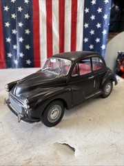Limited Edition 1956 Morris Minor 1000 Saloon Detailed 1:12 Die Cast Model