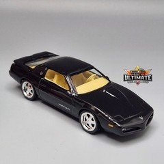 1992 Pontiac Firebird Formula Collectible 1/64 Scale Diecast Model Collector Car