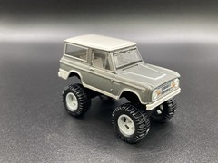 1967 Ford Bronco Lifted 4×4 Truck 1/64 Diecast Custom Off Road 4WD Greenlight
