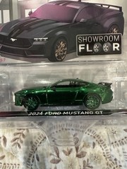 GREENLIGHT GREEN MACHINE 2025 SHOWROOM FLOOR SERIES 7 CHROME ’24 FORD MUSTANG GT