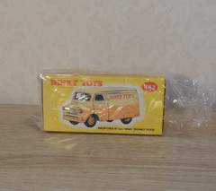 Atlas Editions Dinky Toys 482 – Bedford 10cwt Van – Dinky Toys