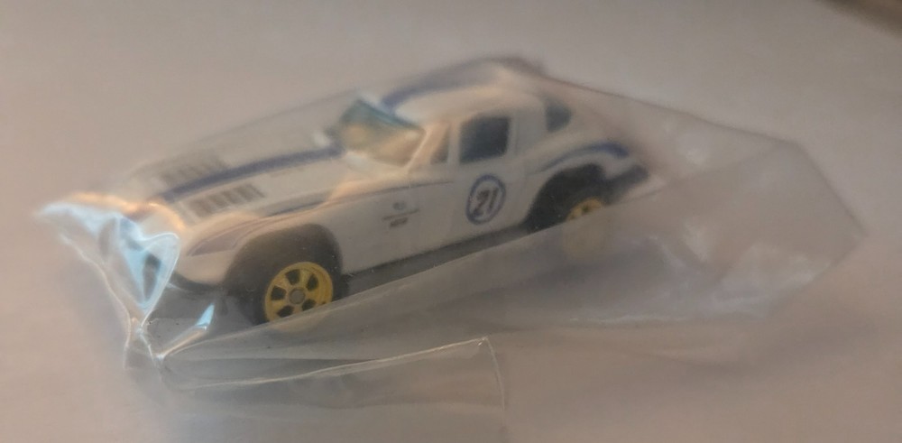 Hot Wheels 1963 Corvette Larry’s Garage Toys R Us Exclusive in baggie